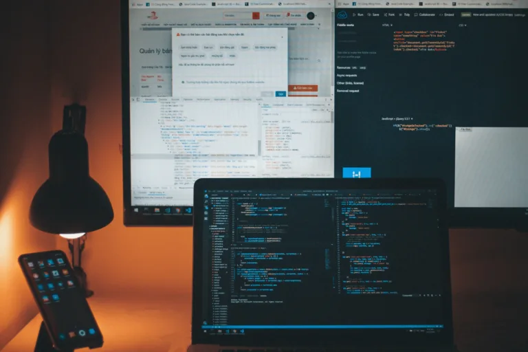 Discover the key factors to consider when choosing the best home office monitor for productivity, comfort, and clarity in your workspace